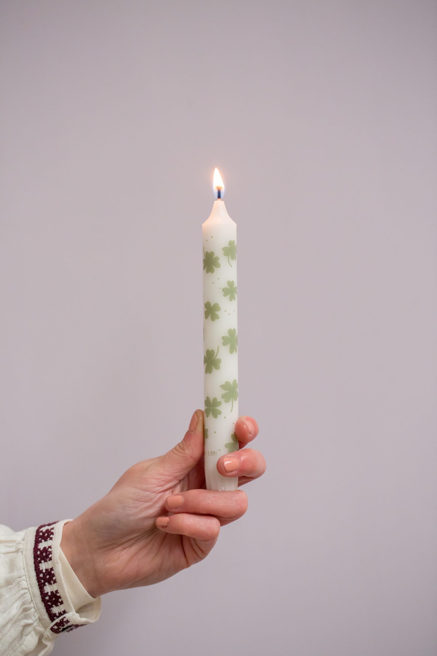 Dinerkaars wit met klaver 4